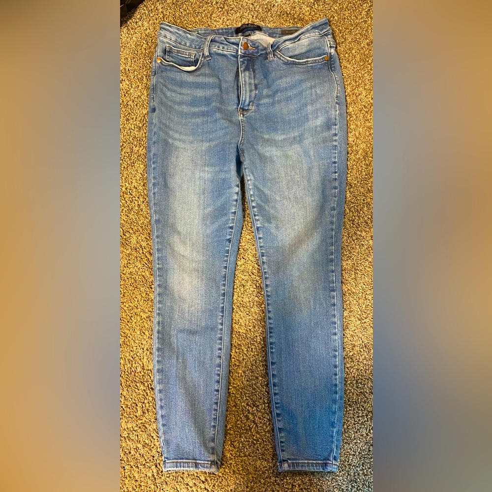 15/32 Judy Blue Jeans used in good condition